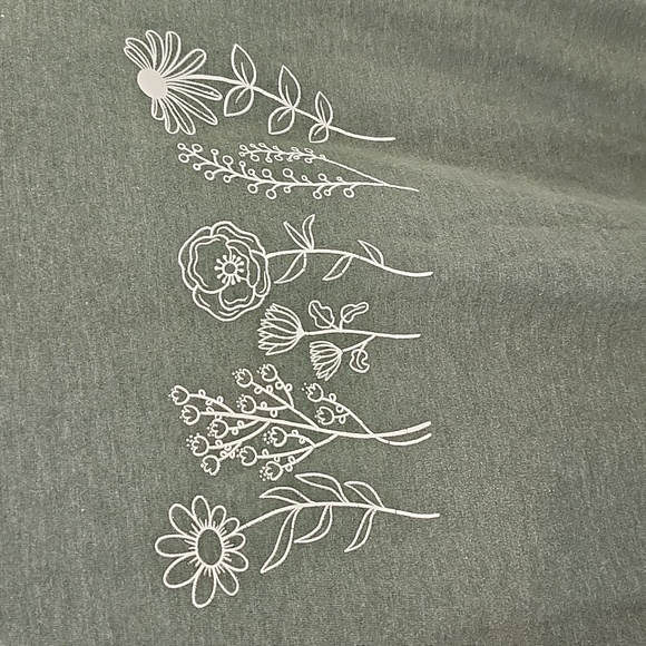 SHEIN Women's Green Floral Graphic Tee, Large - Picture 3 of 5